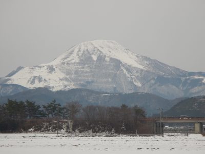 ブラック×ホワイト×ウッド　【長浜市大辰巳町Y様邸】