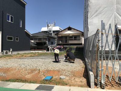 草津市の建築予定地でお客様と配置立会！