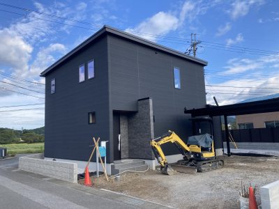 大きい吹き抜けのある住まい　完成間近