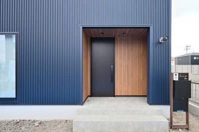 【OPEN HOUSE】ガルバリウムと木目調が響きあうカジュアルモダンハウス
